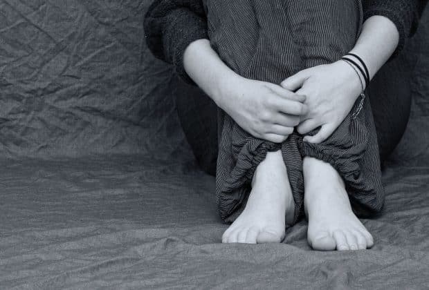 desperate-foot